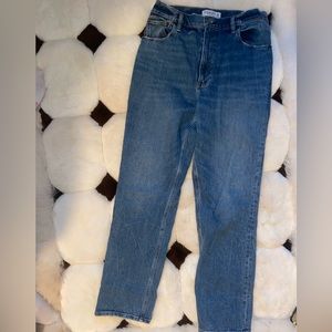 The 90’s straight ultra high-rise Abercrombie & Fitch